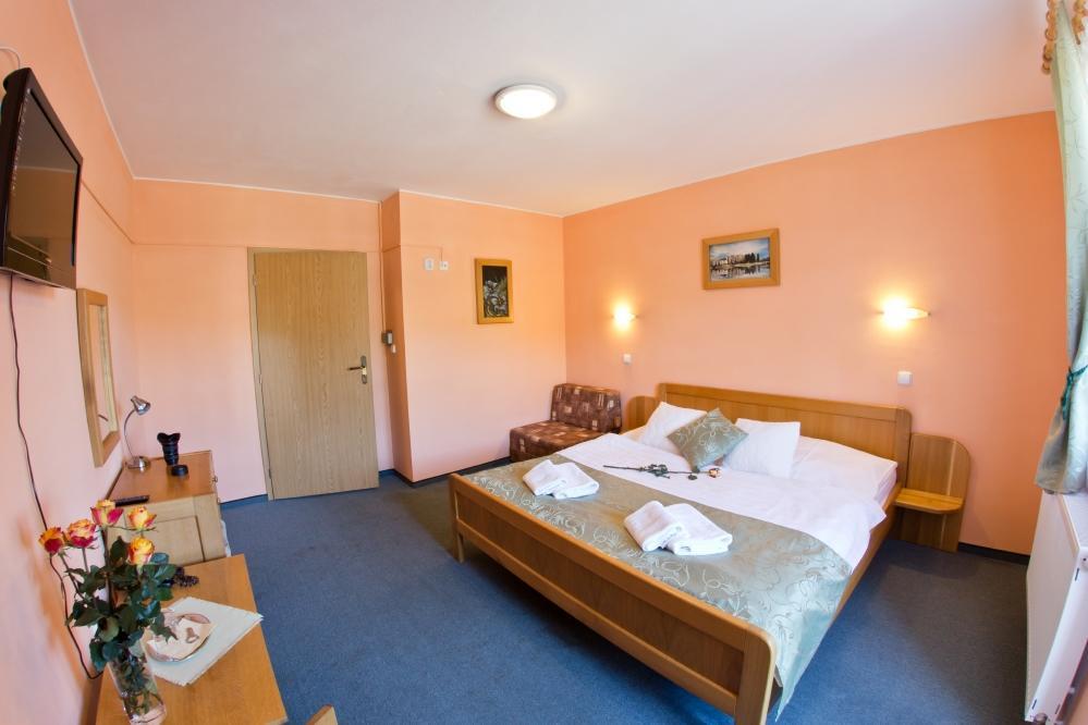 Hotel Gobor Витанова Экстерьер фото