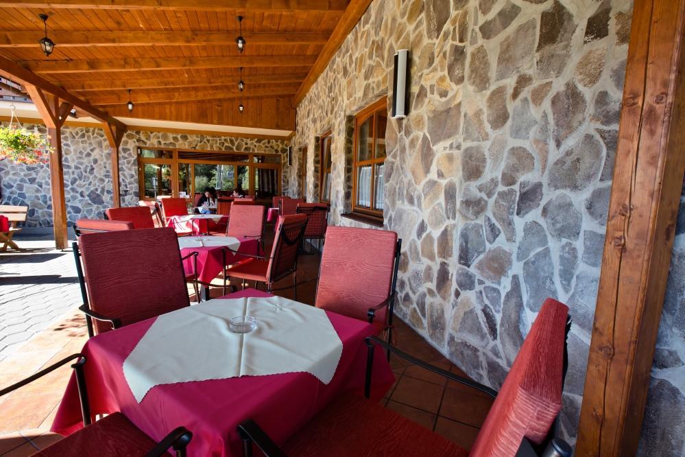 Hotel Gobor Витанова Экстерьер фото