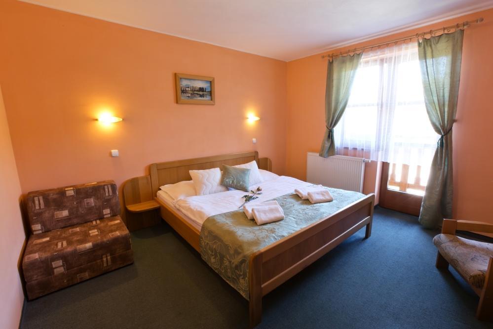 Hotel Gobor Витанова Экстерьер фото